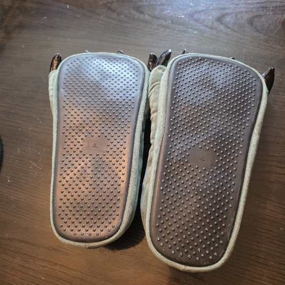 Plush Monster Paw Slippers in Sage Green with Black Claws Size Xl - Picture 3 of 3